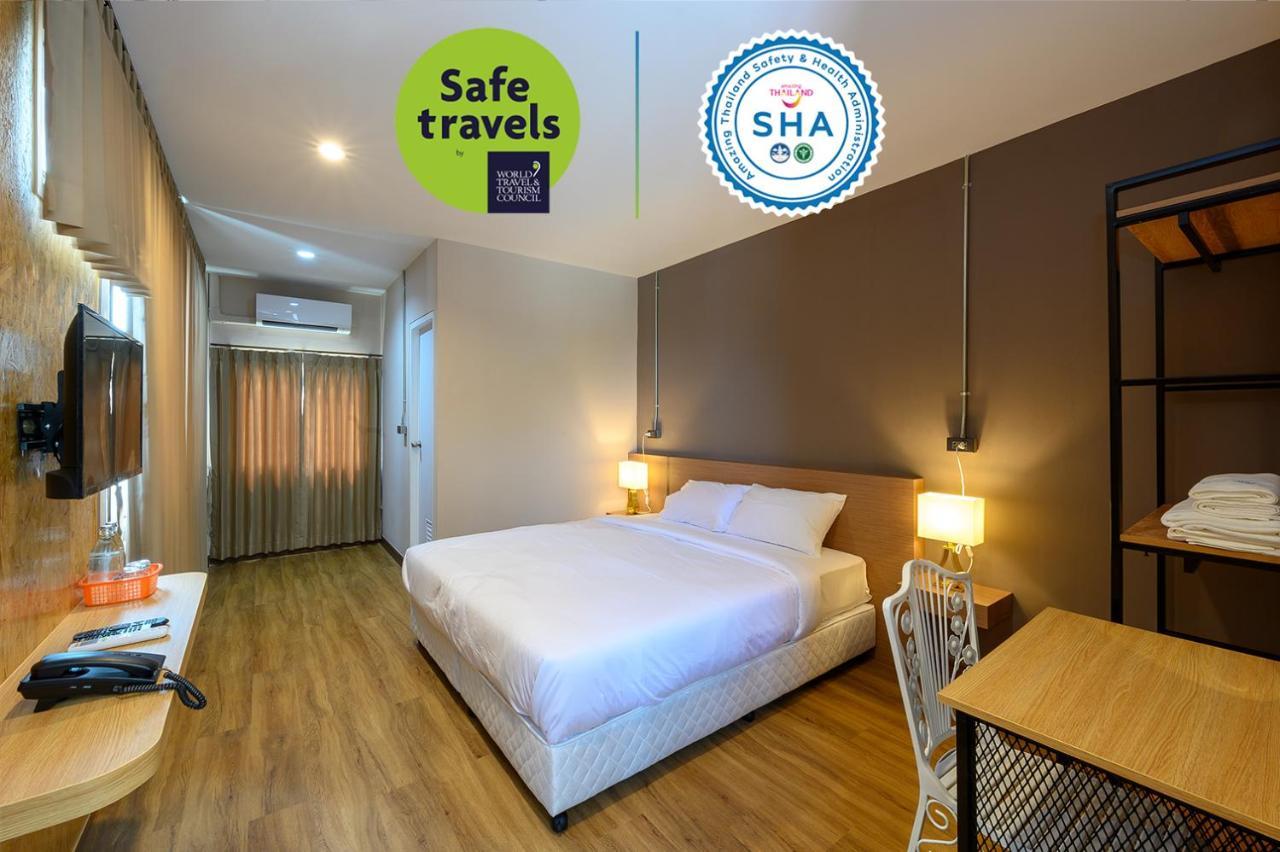 Grand Hotel Buri Ram Værelse billede