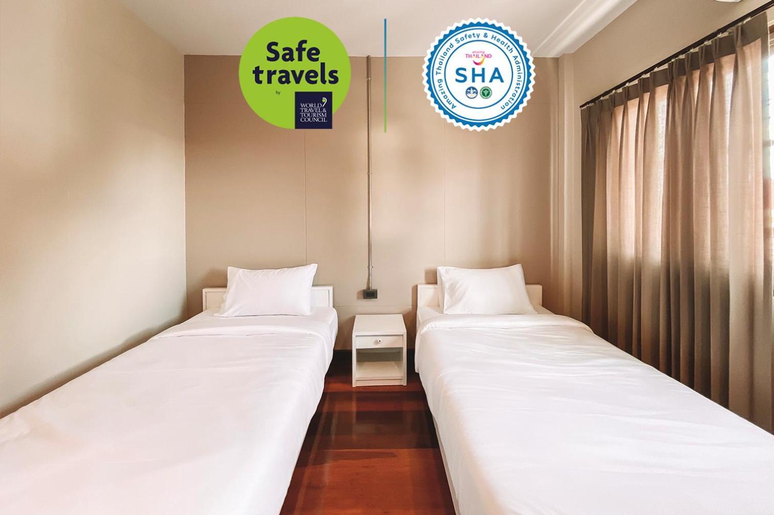 Grand Hotel Buri Ram Værelse billede